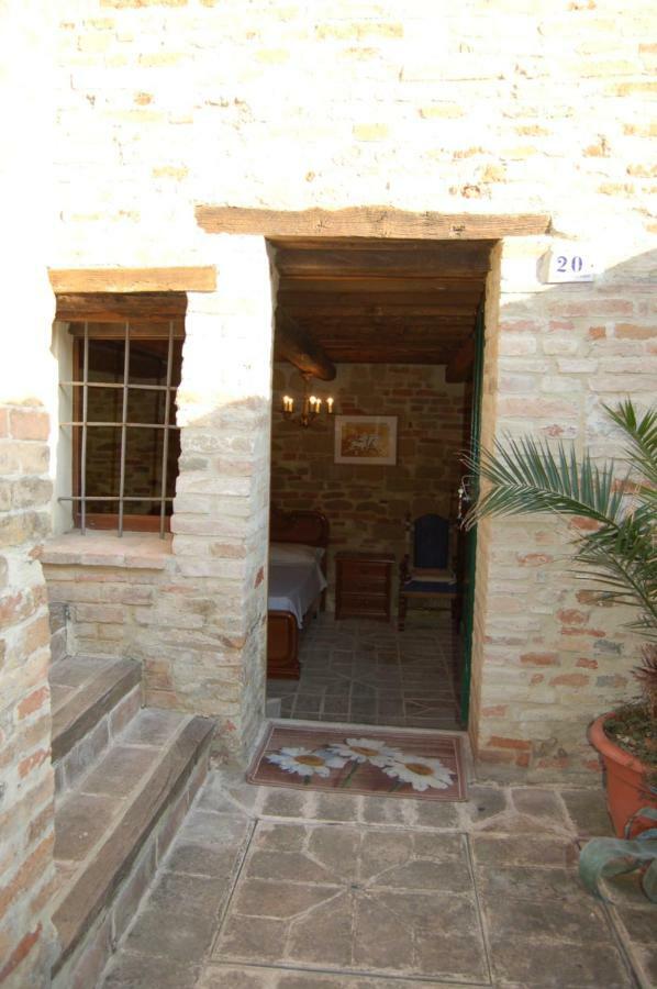 Il Poggio Villa Mombaroccio Bagian luar foto